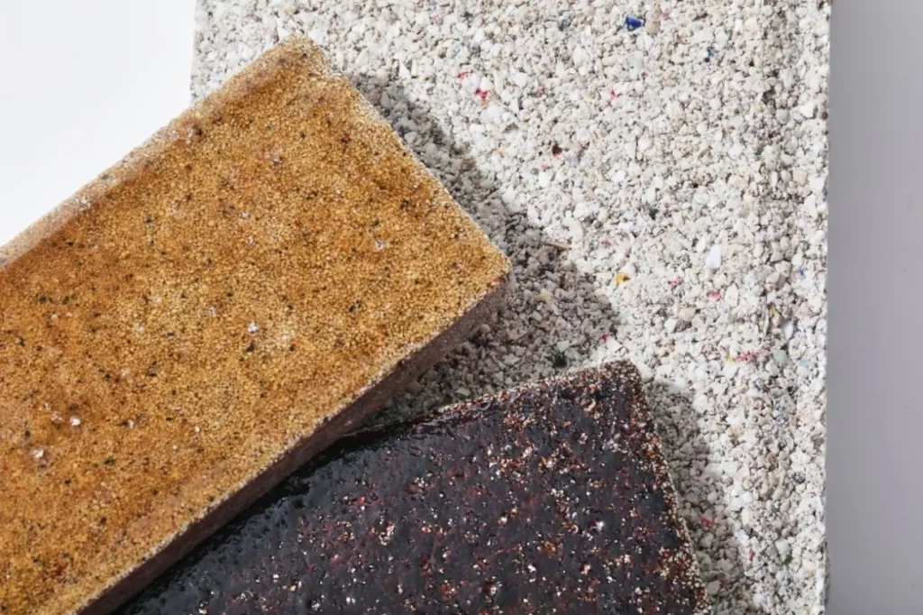 Piastrelle e mattoni realizzati con scarti ceramici riciclati - Materially